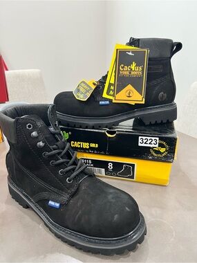 Cactus Low Top Black Steel Toe Work boot 611S - Womens size 6.5/ Mens - Size 8